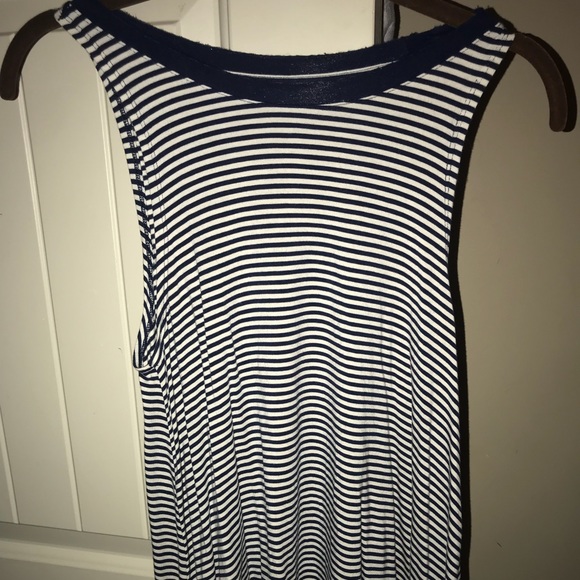 Striped, looks great with a white bandeu - Picture 1 of 1